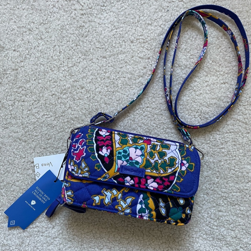 NWT VERA BRADLEY ALL IN ONE CROSSBODY